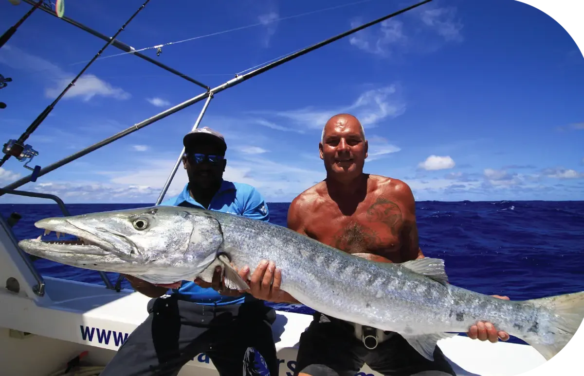Sortie jigging avec capture d’un gros barracuda tropical Sortie jigging avec capture d’un gros barracuda tropical