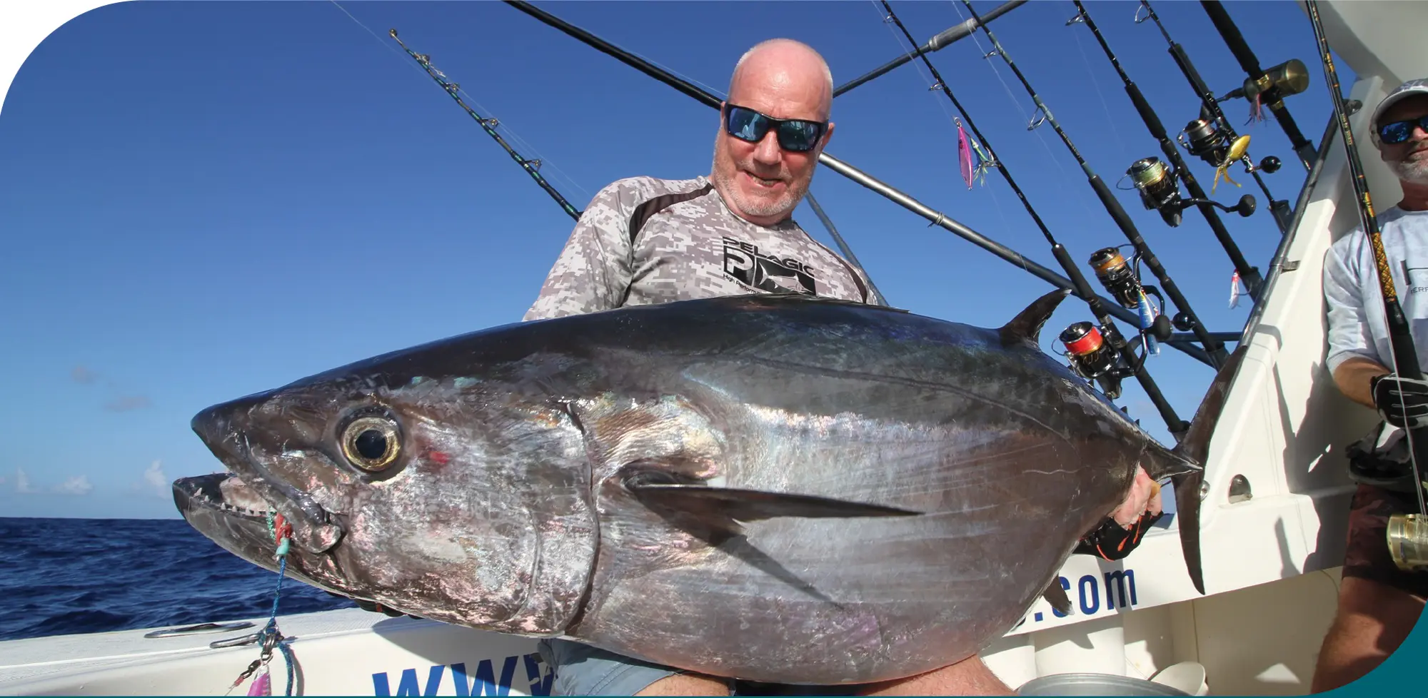 Thon à dents de chien trophée capturé en jigging lors d’une pêche sportive à Rodrigues